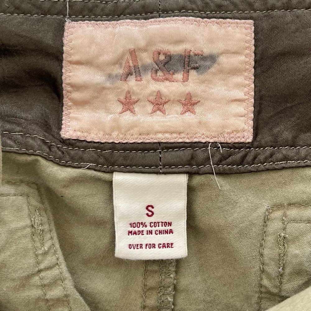 Abercrombie & Fitch Womens Pants Size S Green Low Rise Cargo Cropped Pants - Picture 3 of 16